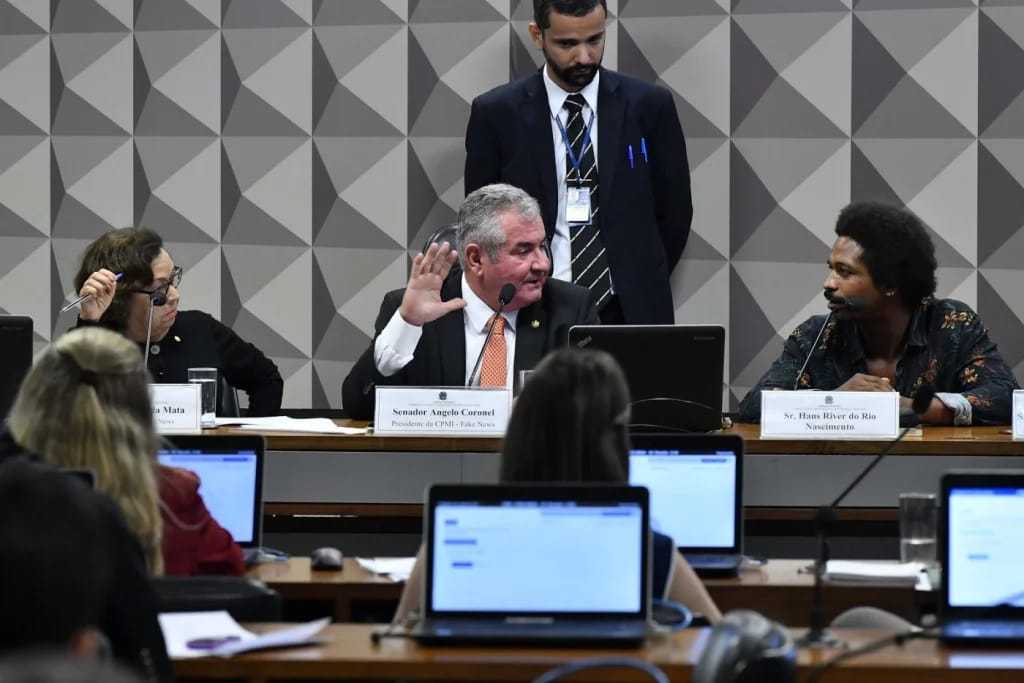 Jornalista da Folha nega acusações feitas por ex funcionário da Yacows e mostra conversa veja 1