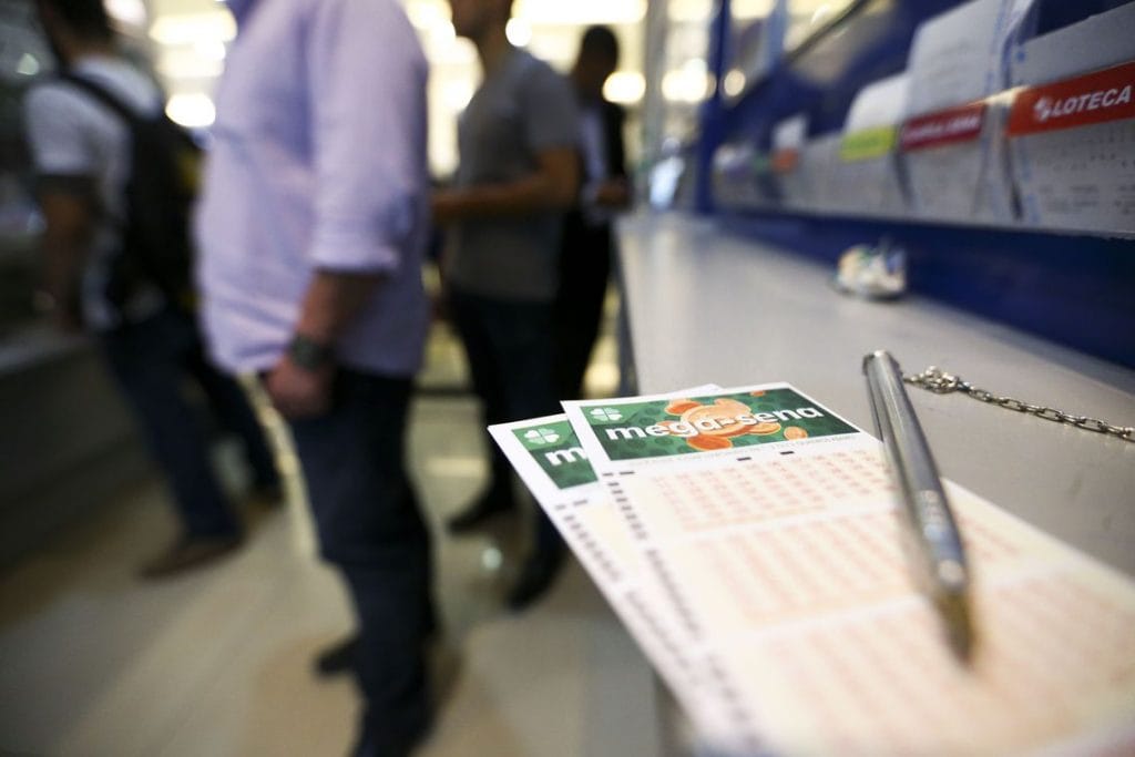 Mega sena acumula e pode pagar R 80 milhões na próxima quarta feira