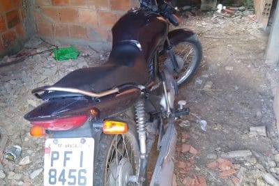 Motocicleta roubada é recuperada na Avenida Euclides