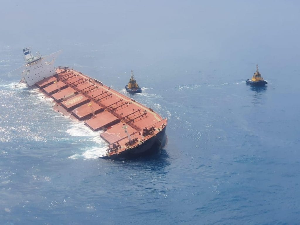 Navio encalhado no Maranhão tem cerca de 4 mil toneladas de óleo diz Ibama