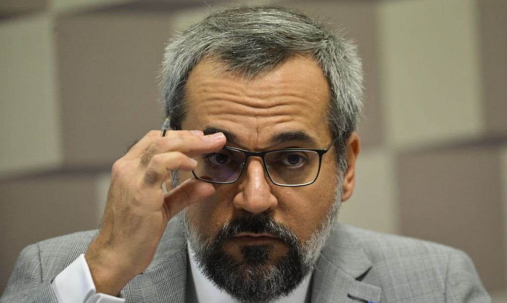 No Senado Weintraub diz que Enem foi alvo de chuva de fake news