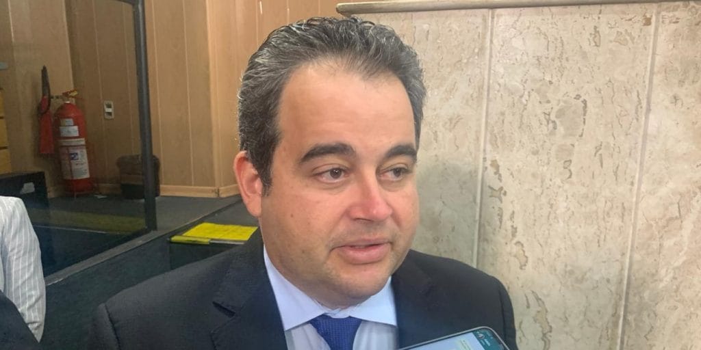 No retorno da Câmara Vinícius Porto elogia Edvaldo e cogita desembarcar no PDT