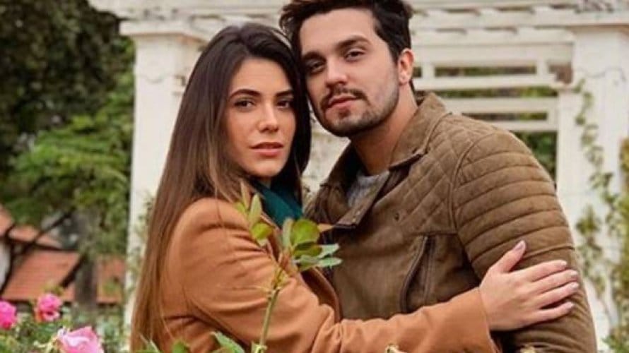 Noiva de Luan Santana filma sem querer teste de gravidez veja