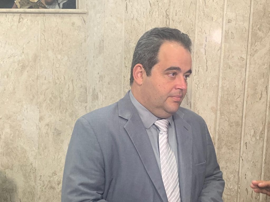 Não teremos qualquer dificuldade avalia líder do governo sobre projetos do Executivo na Câmara