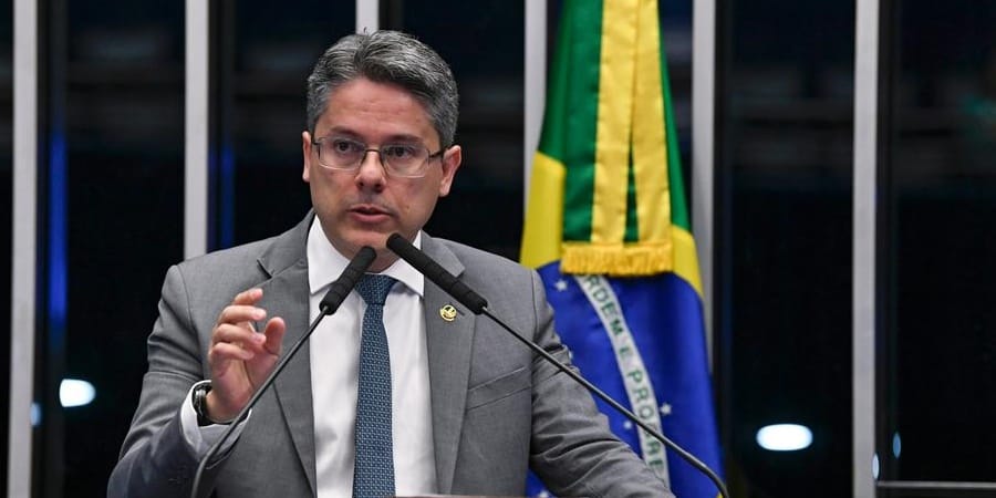 O ministro da Educação é um “fracasso” critica Alessandro Vieira