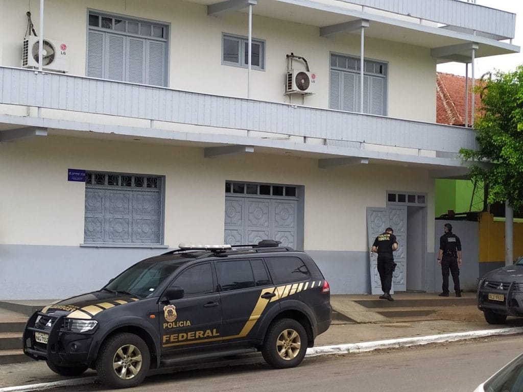 PF cumpre mandado em SE durante operação que investiga esquema de corrupção no AC