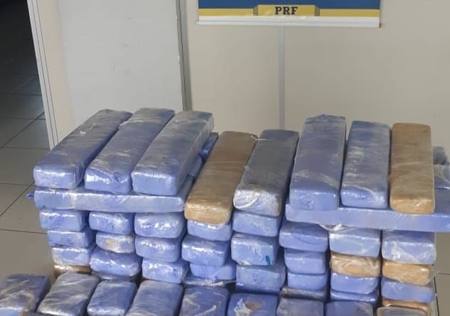 PRF apreende 70 quilos de maconha na BR 101 em Nossa Sra.