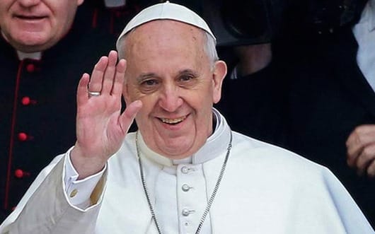 Papa rejeita proposta para permitir ordenação de homens casados
