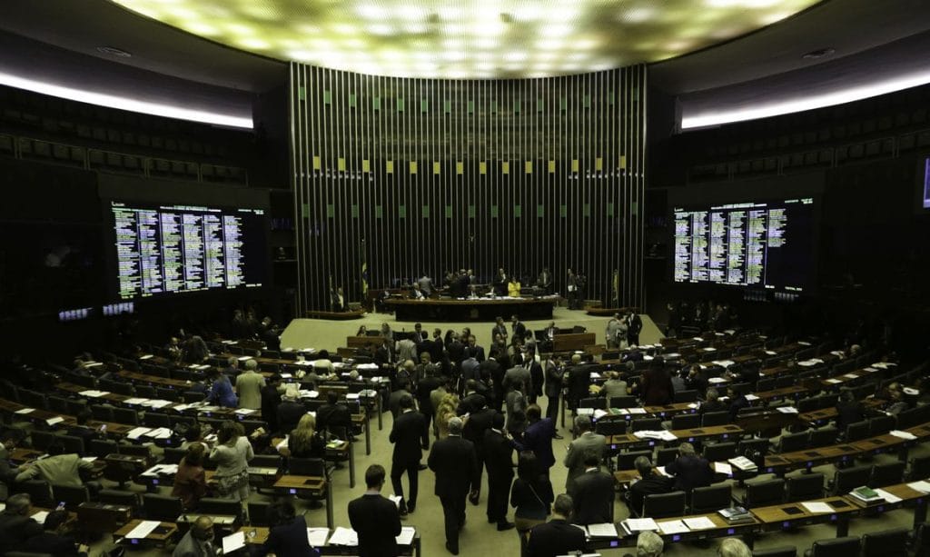 Para retomada de controle na Câmara PSL prepara investida contra bolsonaristas