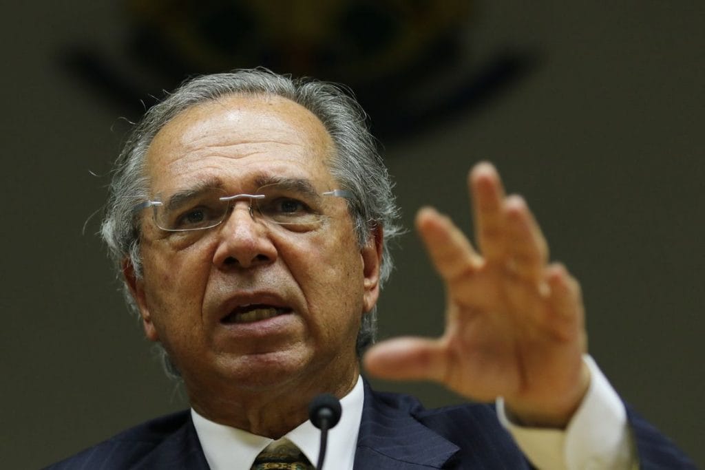 Paulo Guedes compara funcionário público a parasita
