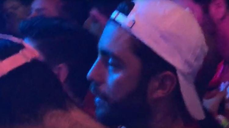 Pedro Scooby se emociona durante show da ex namorada Anitta