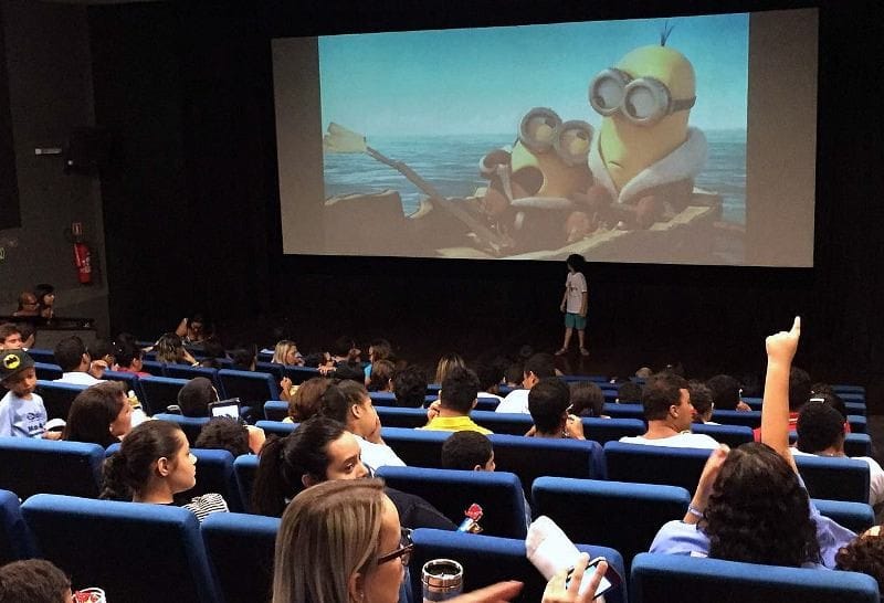Projeto Sessão Azul e Shopping promove sessão de cinema para crianças autistas em Aracaju