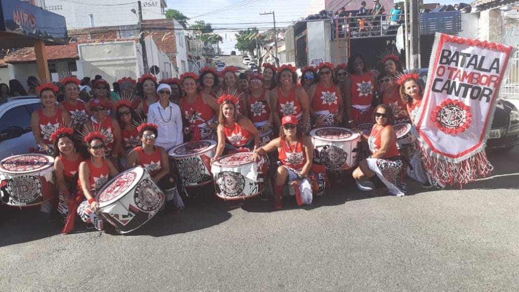 Rasgadinho Banda de percussão feminina é a primeira atração do bloco