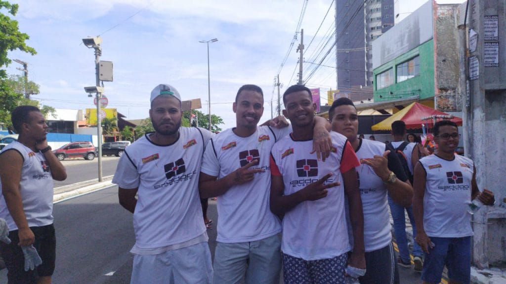 Recebendo R 40 cordeiros pensam em renda extra no desfile de Netinho