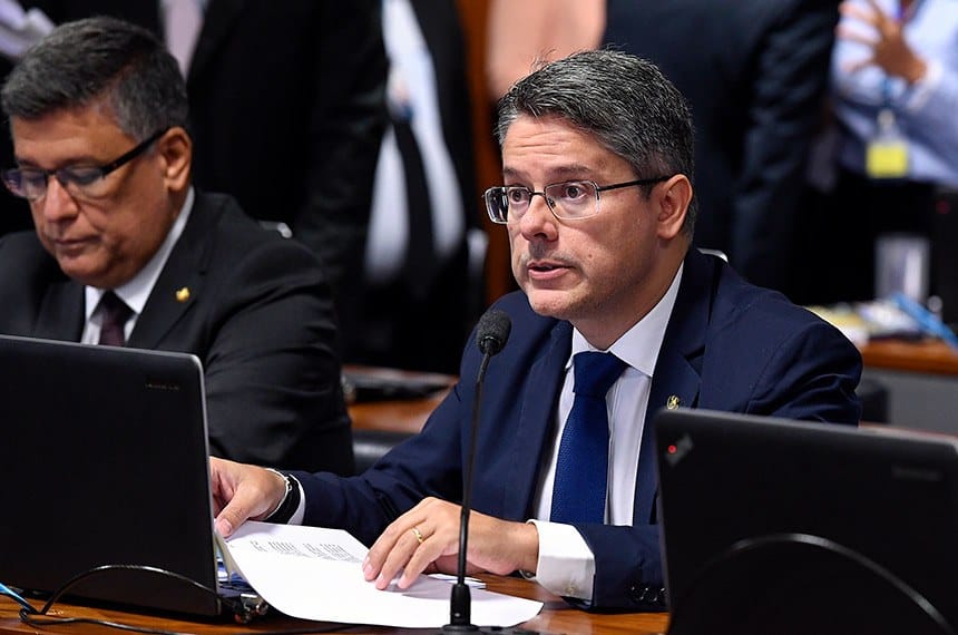 Relatório de Alessandro Vieira sobre fundo privado ambiental será analisado na terça 18