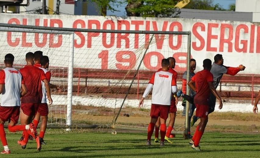 Sergipe rescinde contrato com atacante Max Pardalzinho 1