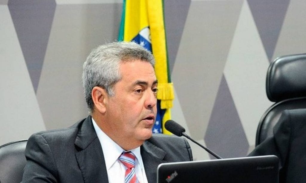 Superior a R 40 mil subprocurador reclama a Aras do valor da remuneração