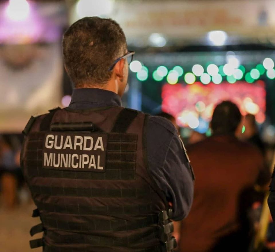 Suspeito é preso após invadir prédio da Secretaria Municipal de Educação em Aracaju 1 Suspeito é preso após invadir prédio da Secretaria Municipal de Educação em Aracaju