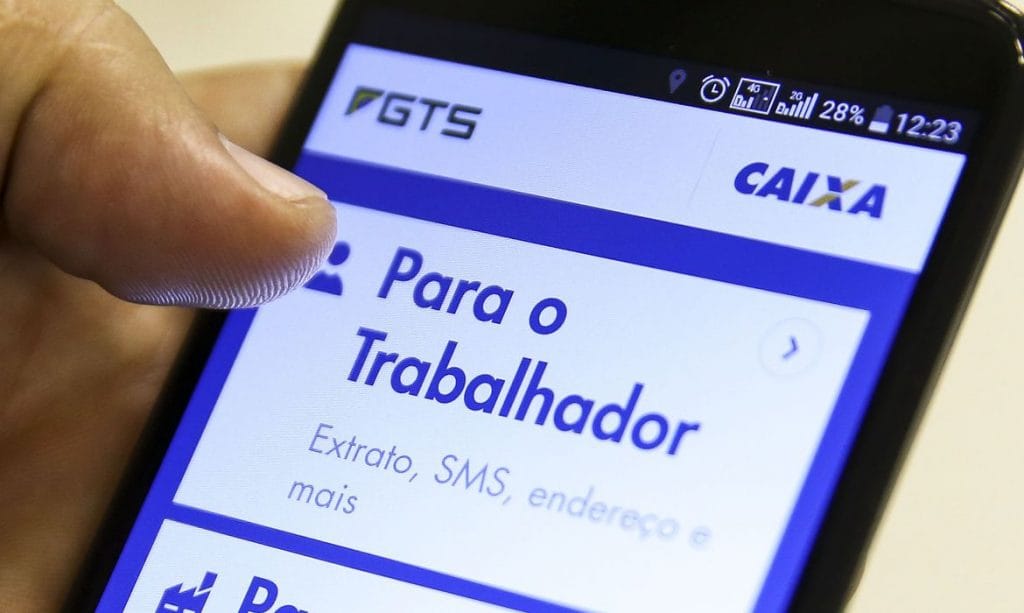 Trabalhador poderá transferir dinheiro do FGTS para banco pelo app da Caixa