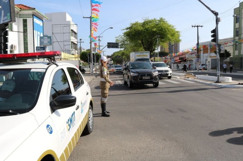 Trânsito em alterados em algumas avenidas de aracaju por causa de obras