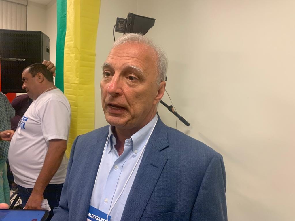 Vice presidente nacional do Aliança pelo Brasil participa de recolhimento de assinaturas em Aracaju