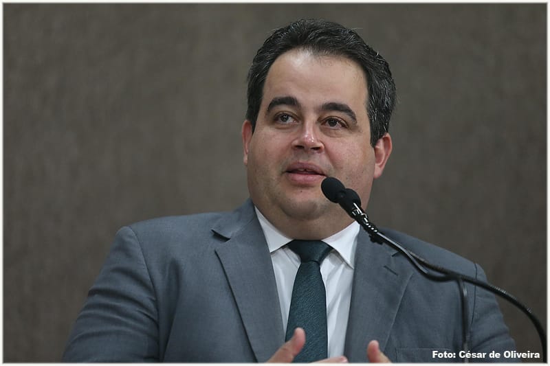 Vinícius Porto rebate Georlize Teles e diz que nunca foi procurado para falar de política