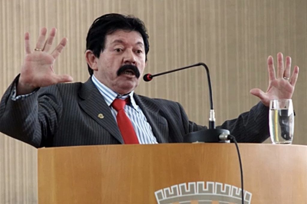 É cheira peido de Valmir diz vereador de Itabaiana em ataque a Amorim ex senador rebate
