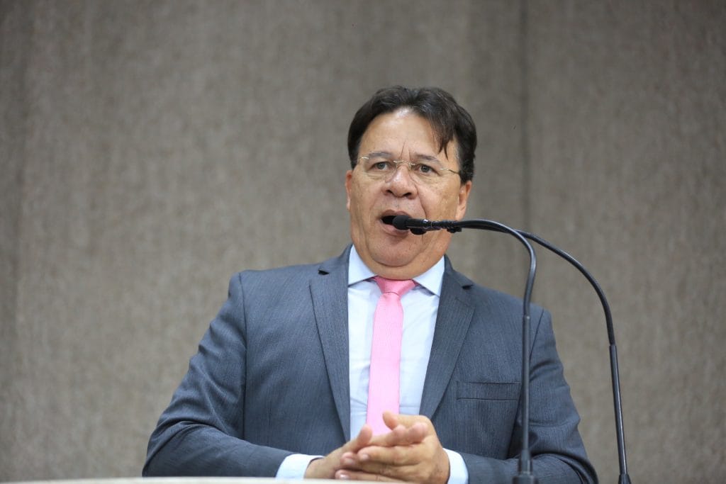 “A SMTT não funciona em Aracaju” avalia vereador Pastor Alves