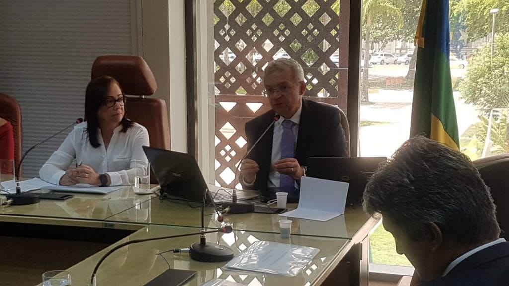 “Falar em reajuste salarial nestas condições é brincar com o perigo” diz secretário estadual da Fazenda