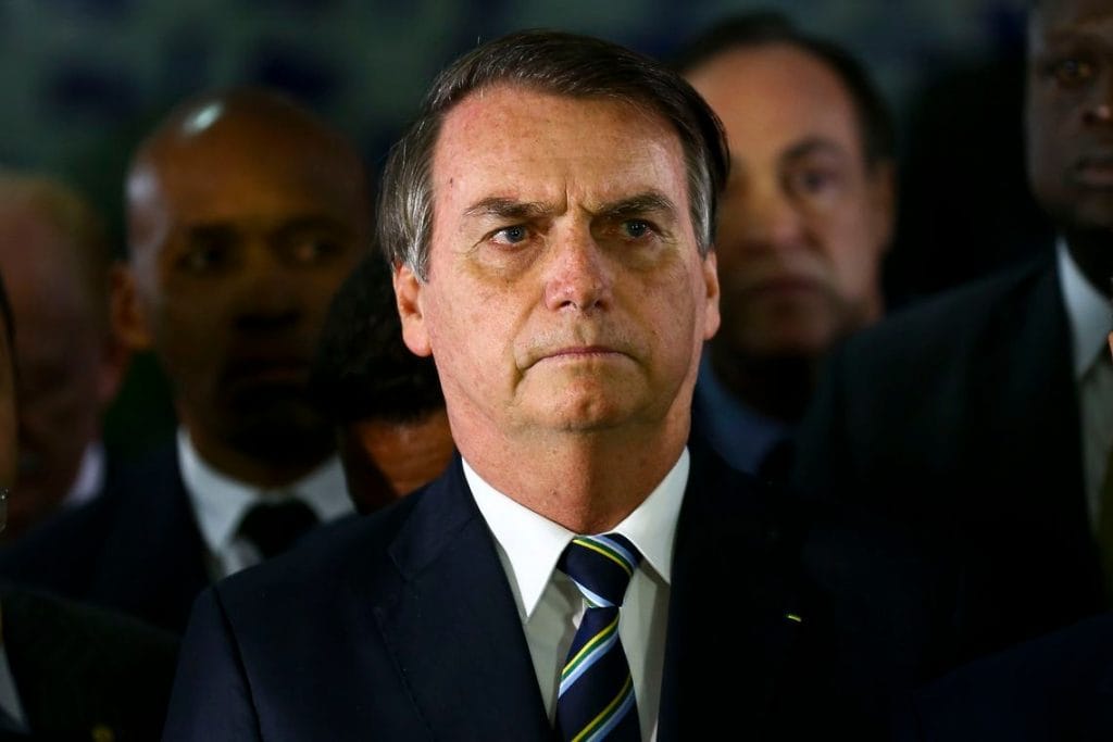 “Tentativas rasteiras de tumultuar a República”, diz Bolsonaro após suposto apoio a protesto anti-Congresso 1 “Tentativas rasteiras de tumultuar a República” diz Bolsonaro após suposto apoio a protesto anti Congresso