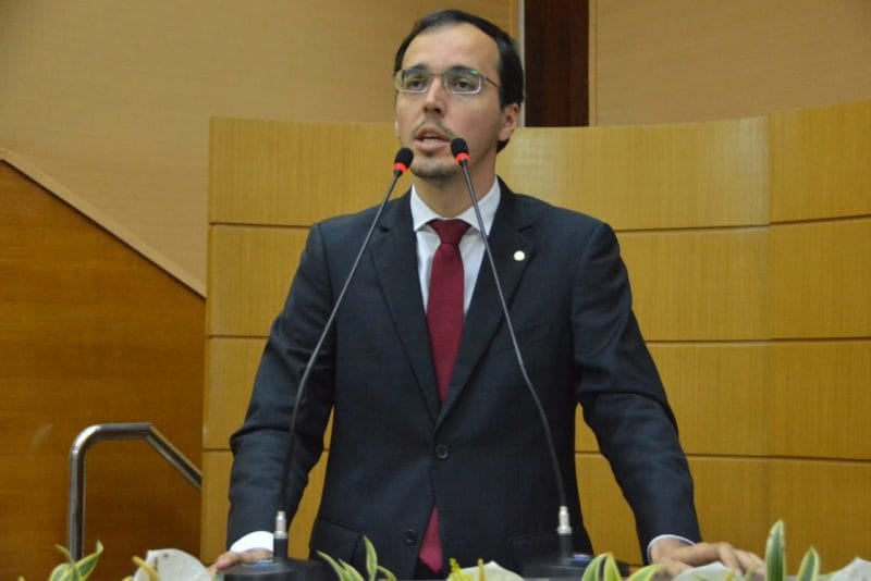 “Todo mundo se ajusta mas o governo não encaminha nada” avalia deputado Georgeo