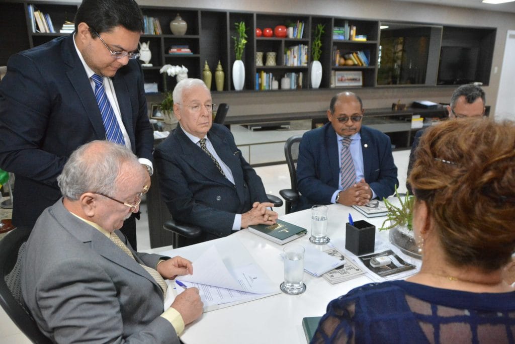 Alese assina termo de Cooperação Técnica com Academia Sergipana de Letras Jurídicas