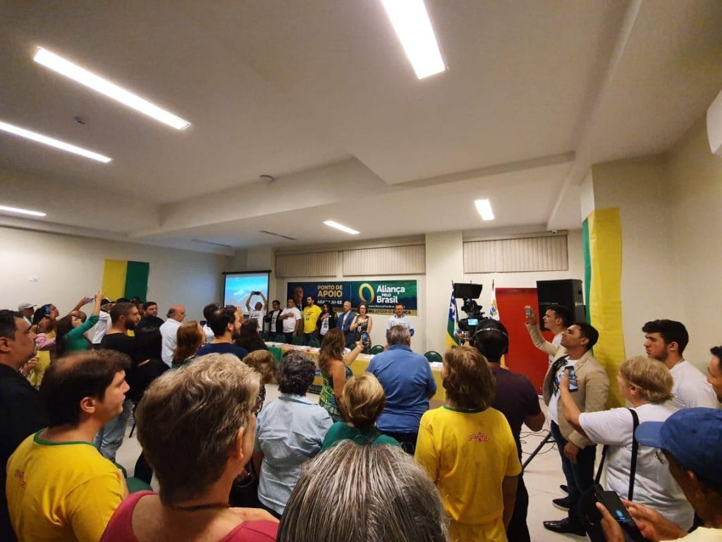 Apoiadores do Aliança pelo Brasil em Sergipe mantém carreata anti Congresso em Aracaju