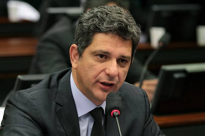 Após pedir impeachment de Bolsonaro Rogério Carvalho diz que não é solução mágica