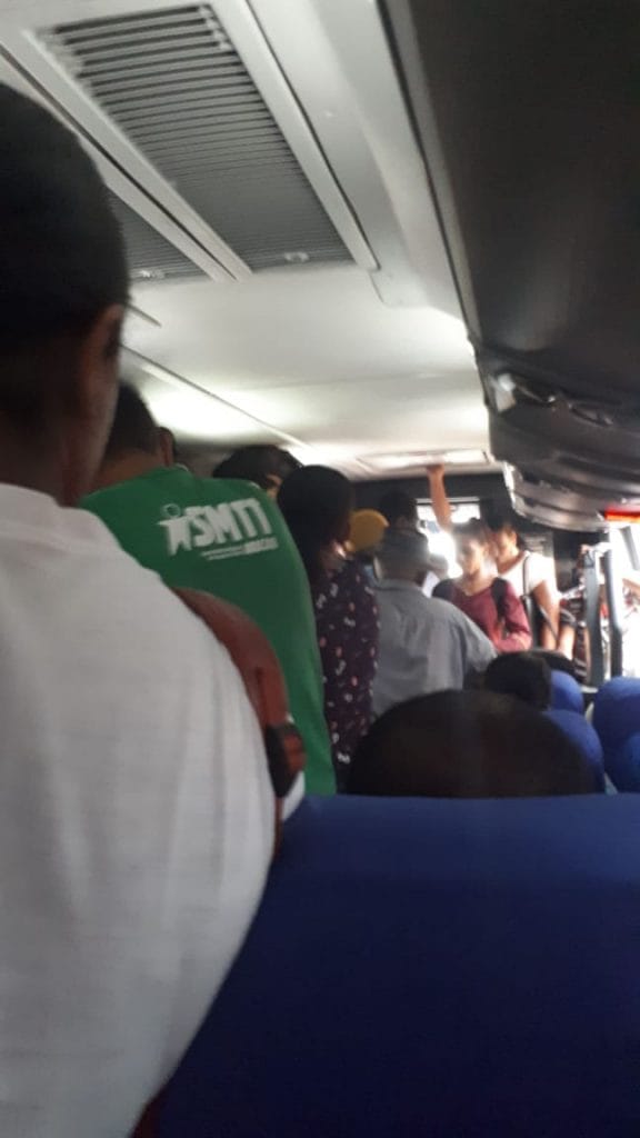 Após redução da frota usuários reclamam de ônibus lotados em Aracaju