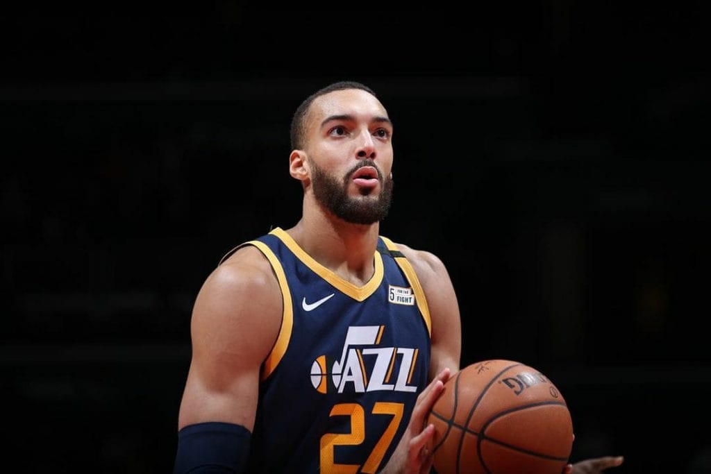Atleta da NBA afirma não ter mais paladar e olfato após ter coronavírus