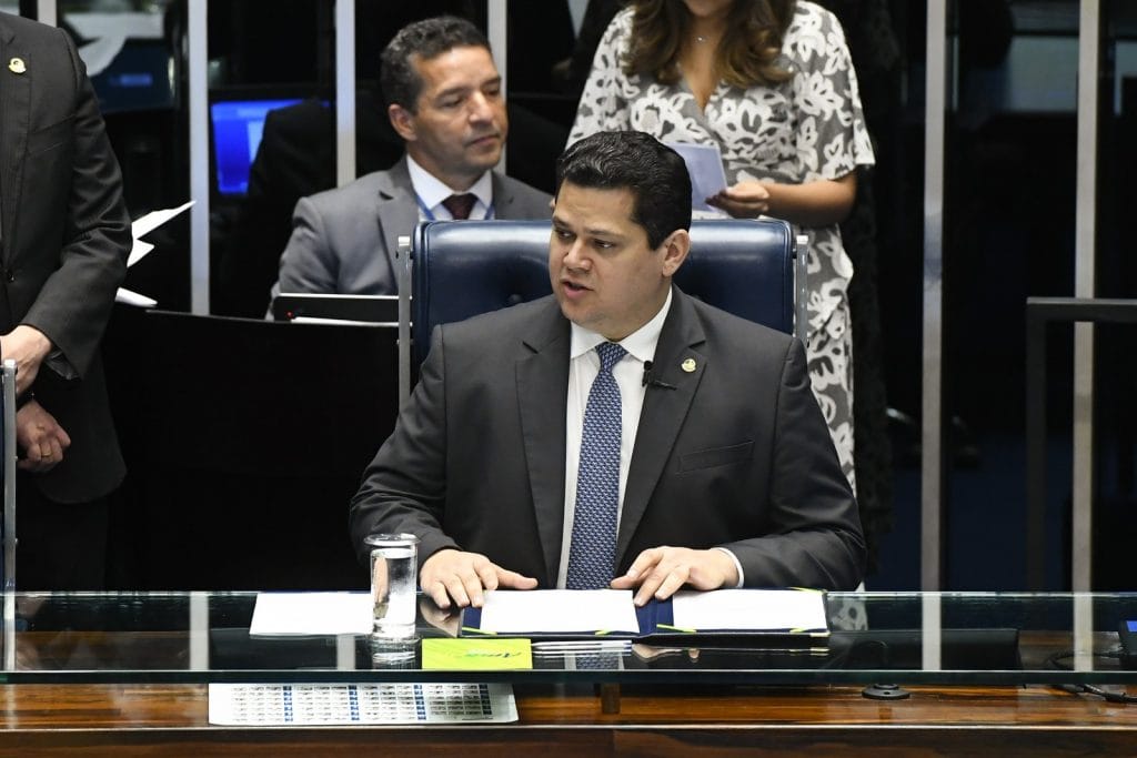 Ato contra os Poderes é confrontar a democracia diz Alcolumbre
