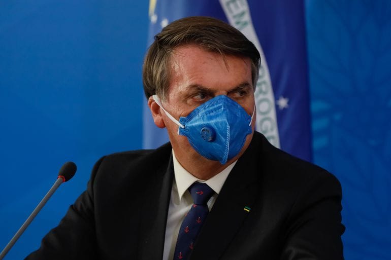 Bolsonaro diz que pode já ter sido infectado pelo coronavírus e cogita novo teste