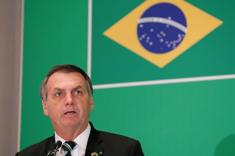 Bolsonaro faz teste para coronavírus resultado sai nesta sexta feira