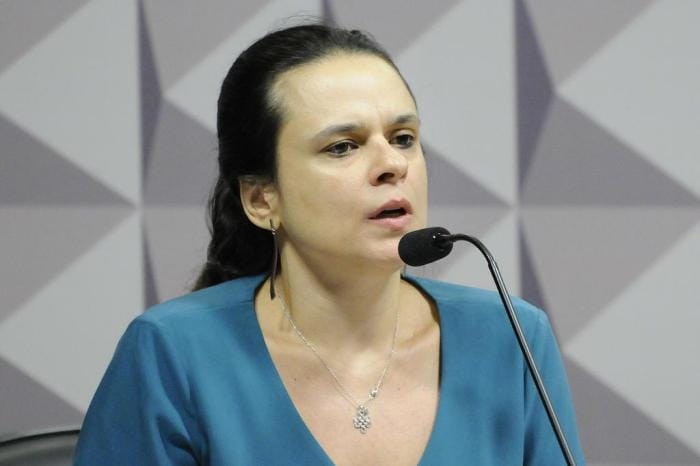 Bolsonaro tem que sair da Presidência afirma Janaina Paschoal