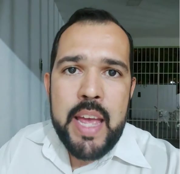 Celular do assessor do senador Alessandro Vieira é hackeado