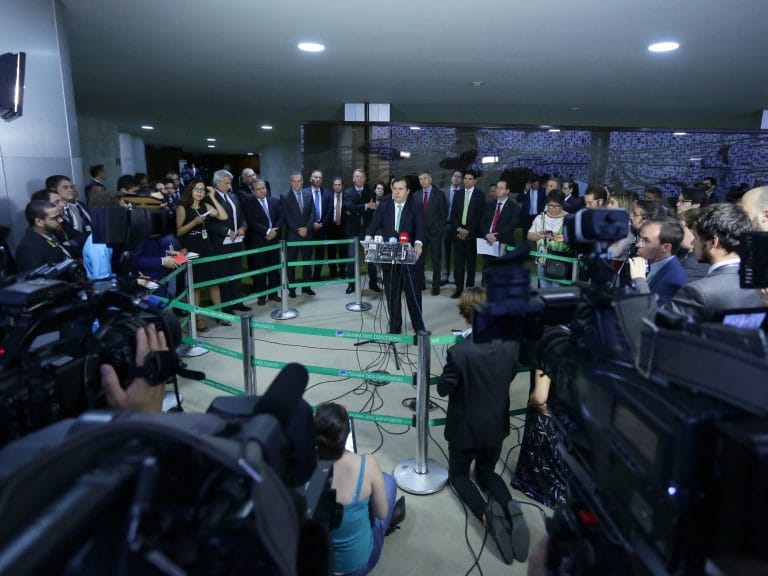 Congresso só fechou na ditadura e não vai fechar mais diz Rodrigo Maia