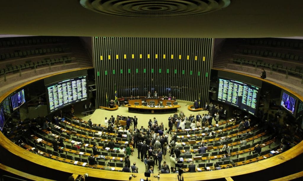Covid 19 PEC do governo poder cortar 25 do salário de servidores públicos