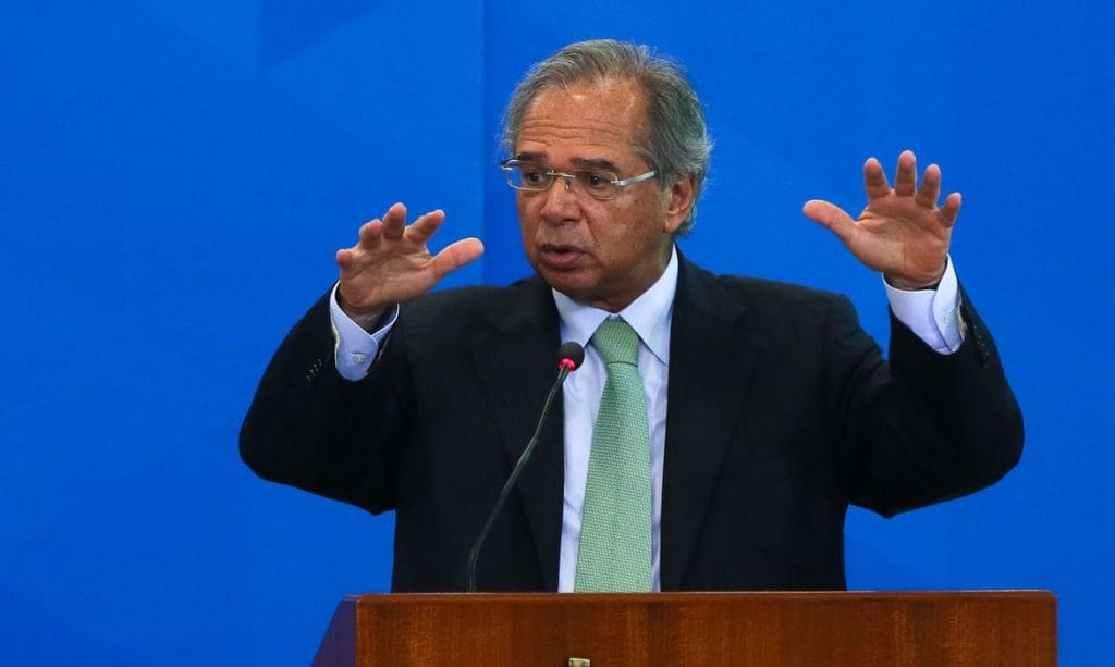 Economia crescerá mais de 2 se reformas forem aprovadas diz Guedes