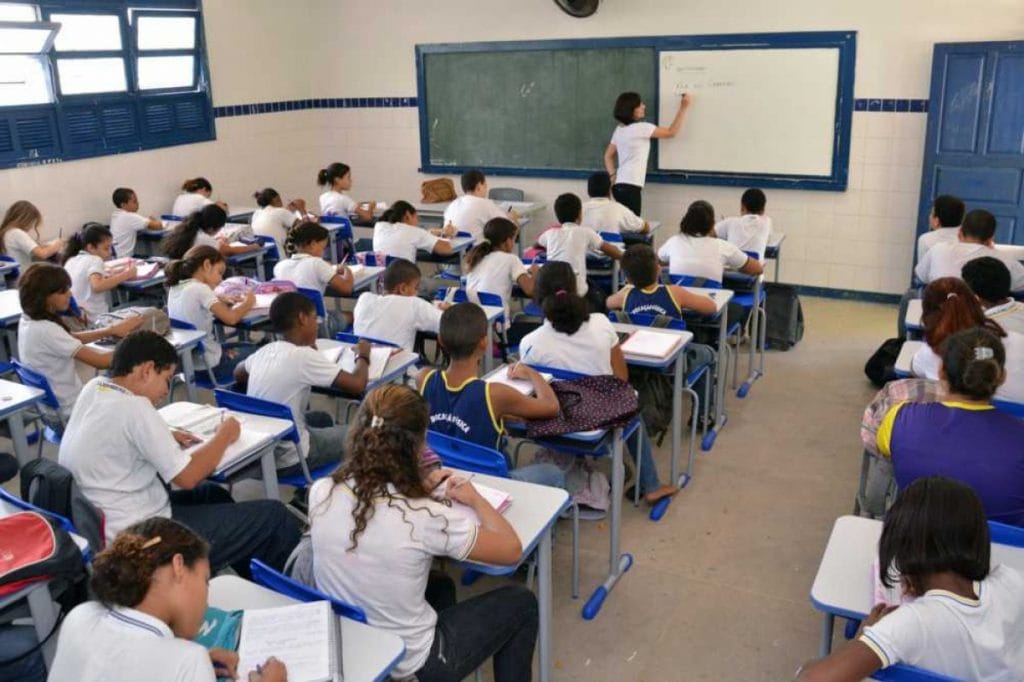 Educação 36 municípios de Sergipe negociam pagamento de piso salarial