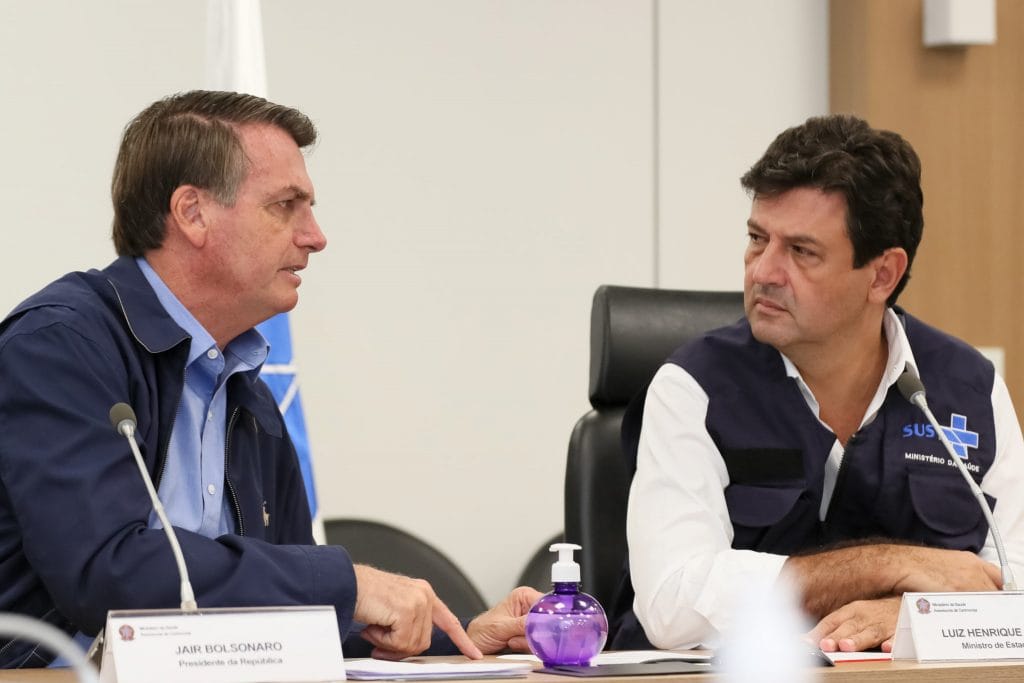 Eleitor de Bolsonaro também acha que ministério age melhor que presidente na crise diz Datafolha