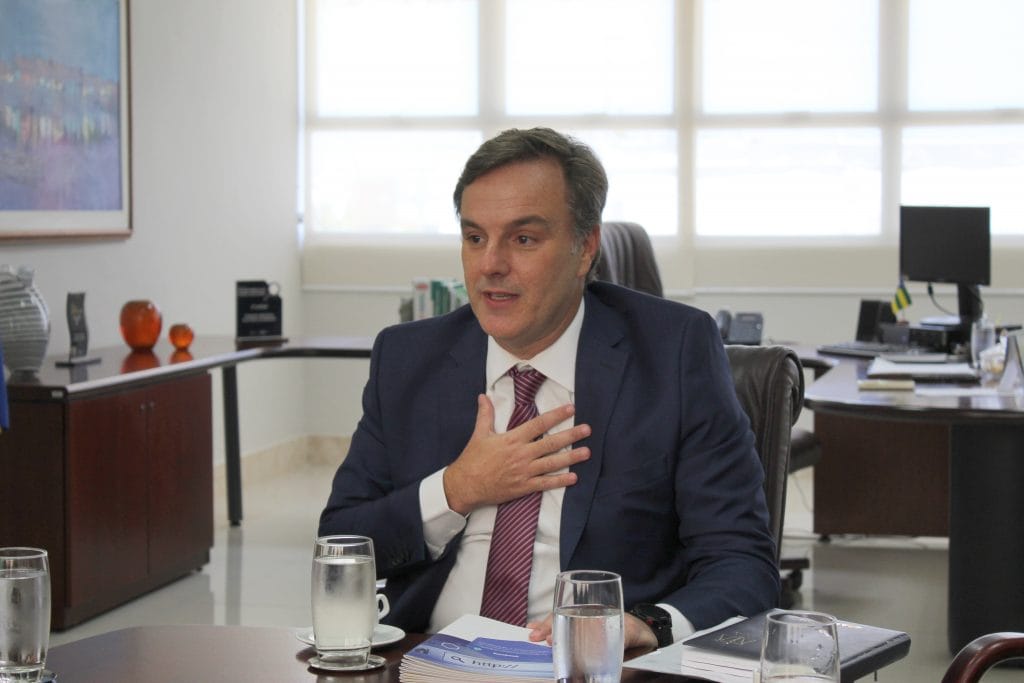 Eleições Representante do facebook apresenta atuação da plataforma no TRE SE