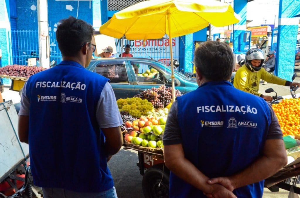 Emsurb fiscaliza comércio do centro de Aracaju