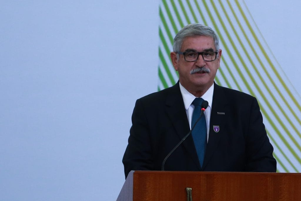 Ex secretário do Esporte diz que foi demitido por resistir nomear amigo de Flávio Bolsonaro
