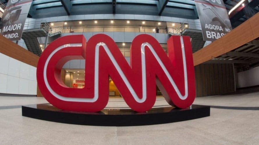 Funcionária da CNN Brasil é diagnosticada com coronavírus e colegas estão isolados